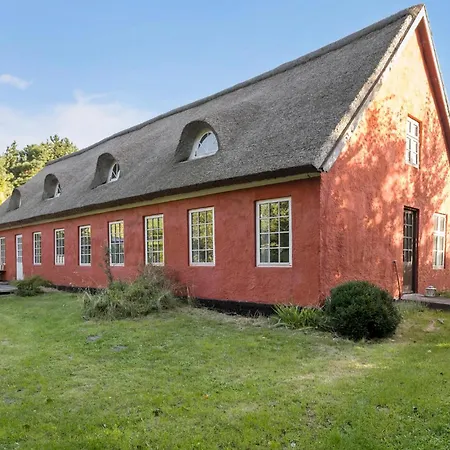 4 Bedroom Gorgeous In Sjaellands Odde Holiday home Yderby